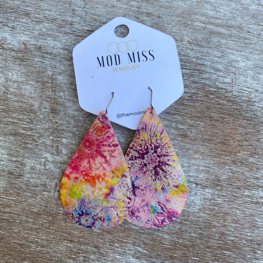 NWT Mod Miss Leather Teardrop Earrings